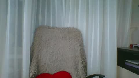 Snapshot of winter__white_rose chatting on April 12, 2026, 10:48 pm Emma online show from April 12, 2026, 10:48 pm