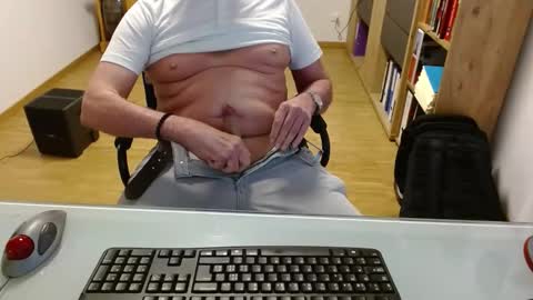 winterfreund99 online show from April 6, 2026, 10:38 am