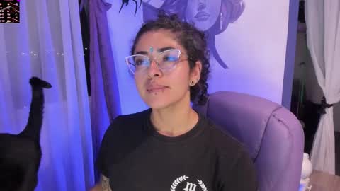     Luna Violeta  A r t i s t  online show from December 1, 2025, 3:33 am