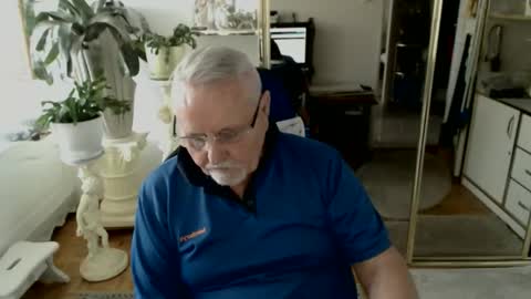 wlodek165 online show from February 4, 2025, 10:00 am