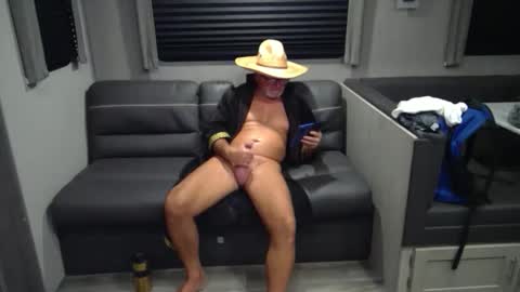 wmnlvrfevr online show from January 14, 2026, 2:50 am