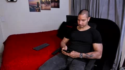 Magnus Dark independent model online show from April 15, 2026, 5:36 am