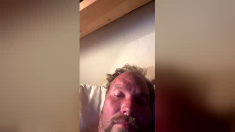 wolf198732 online show from April 29, 2026, 9:43 pm