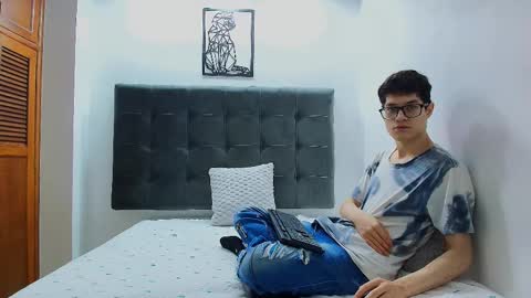  W O L F  online show from February 10, 2025, 11:15 am