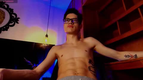  W O L F  online show from October 31, 2025, 11:44 am