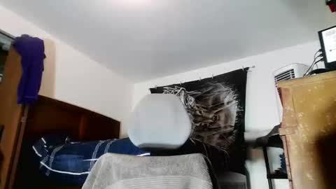 Snapshot of wolfman79 chatting on October 9, 2025, 10:13 am wolfman79 online show from October 9, 2025, 10:13 am