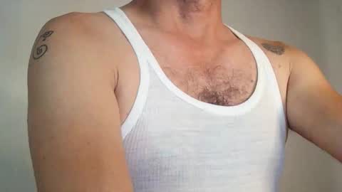 Snapshot of wolfofsea chatting on October 31, 2025, 10:55 pm Luis online show from October 31, 2025, 10:55 pm