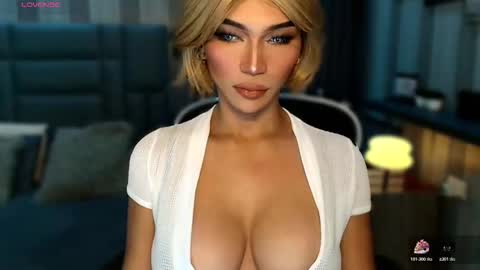 Julia online show from February 3, 2026, 1:59 am