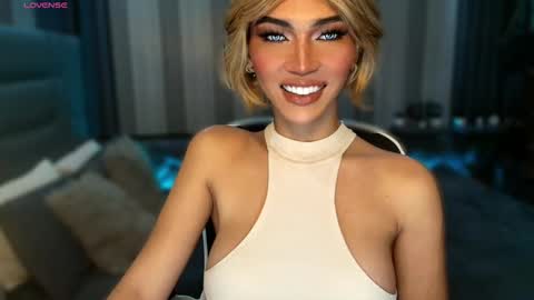 Julia online show from February 7, 2026, 4:05 am