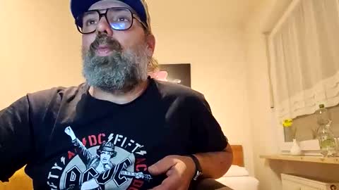 Adam online show from October 25, 2025, 10:59 pm