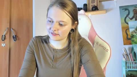 Snapshot of wonderconnie chatting on October 2, 2025, 1:29 pm wonderconnie online show from October 2, 2025, 1:29 pm