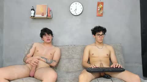 Snapshot of wonderful_temptation chatting on November 24, 2025, 12:32 am Brayan 8 - Blerth 3 - Alejandro online show from November 24, 2025, 12:32 am
