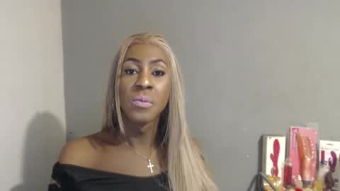 SHENIEL RODRIGUEZ online show from February 2, 2026, 7:29 am