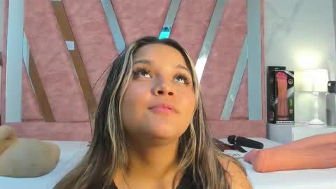 wonderkloe_ online show from February 26, 2026, 1:59 am