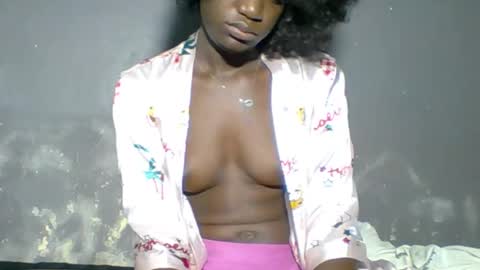 Snapshot of wonders0786 chatting on December 18, 2025, 6:19 am Your black bunny online show from December 18, 2025, 6:19 am