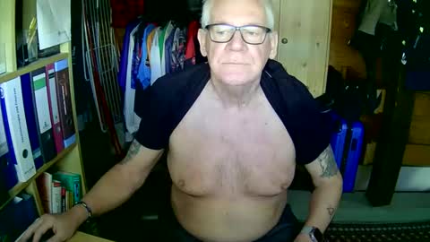 Always Horny online show from April 7, 2026, 9:43 am