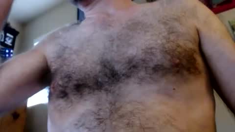 Snapshot of woodiesays chatting on November 14, 2025, 5:33 pm WoodieSays online show from November 14, 2025, 5:33 pm