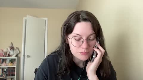 Lucina online show from December 3, 2024, 3:55 pm