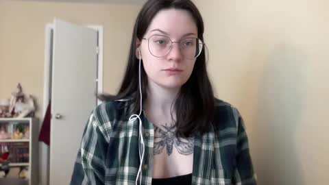 Lucina online show from January 6, 2025, 3:29 pm