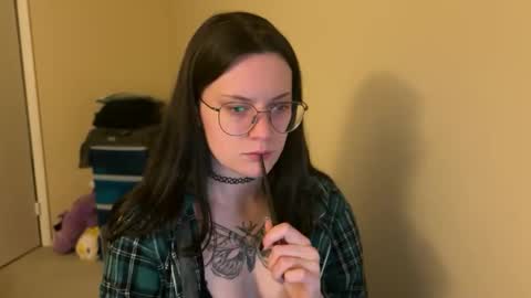 Lucina online show from January 30, 2025, 11:24 pm