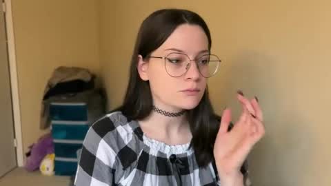 Lucina online show from February 6, 2025, 6:13 pm