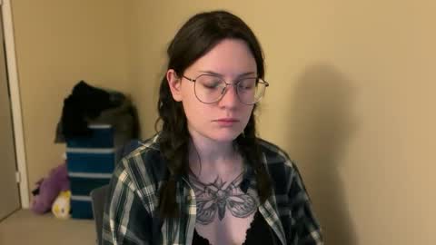 Lucina online show from February 21, 2025, 12:16 am