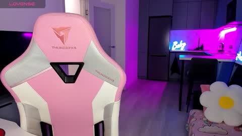 Emi online show from February 12, 2026, 4:07 am