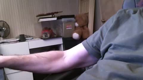 wrangleat0r online show from October 28, 2025, 4:09 pm