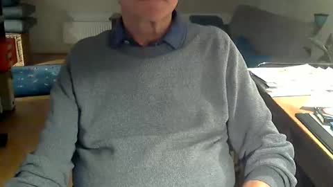 Wuki online show from May 1, 2026, 7:40 pm