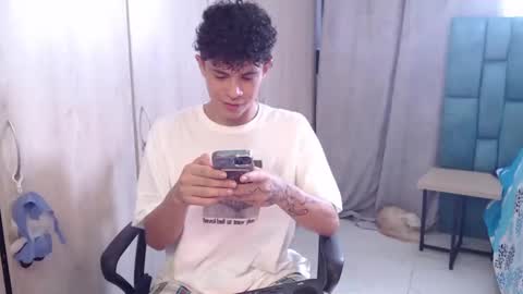 Snapshot of wyatt_444 chatting on January 12, 2025, 9:08 pm wyatt online show from January 12, 2025, 9:08 pm