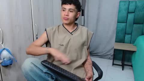 Snapshot of wyatt_444 chatting on January 22, 2025, 2:37 am wyatt online show from January 22, 2025, 2:37 am