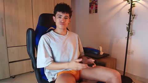 Snapshot of wyatt_444 chatting on March 7, 2025, 10:43 pm wyatt online show from March 7, 2025, 10:43 pm