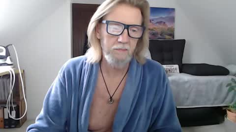WyattEarp64 online show from December 18, 2024, 12:18 pm
