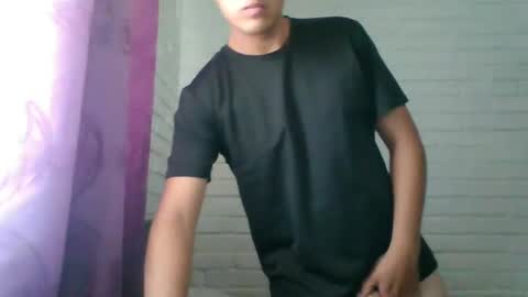 x_andrescam online show from February 27, 2025, 7:04 pm