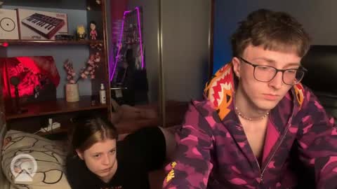 Snapshot of x_files_t chatting on March 4, 2026, 6:25 pm Philipp and Este online show from March 4, 2026, 6:25 pm