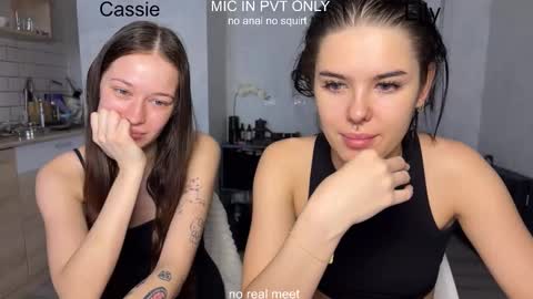wiwi clap clap cat baby girl online show from February 10, 2026, 10:19 am