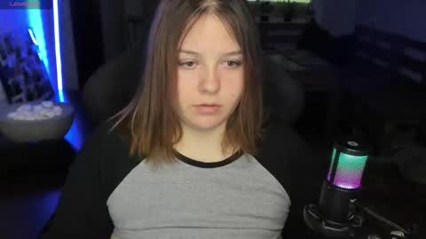 LOVE NERDS ONLY online show from September 18, 2025, 4:03 am