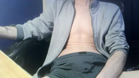 x_patri_x online show from October 25, 2025, 2:13 pm