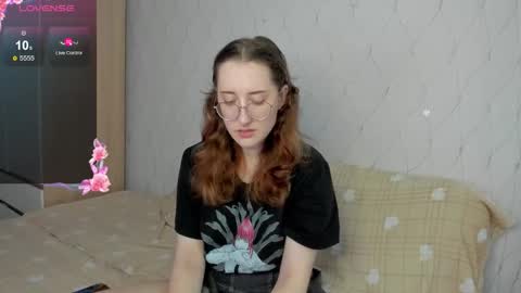 Snapshot of x_purr_agatha_x chatting on October 5, 2025, 2:21 am Agatha online show from October 5, 2025, 2:21 am