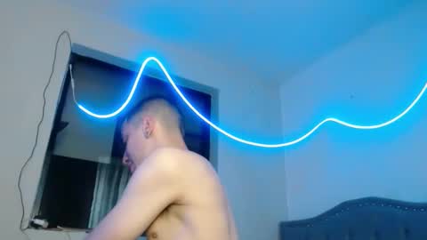 xalejo_max online show from September 17, 2025, 3:35 pm