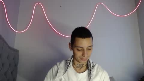 xalejo_max online show from September 28, 2025, 5:51 pm