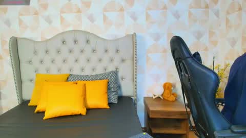 xam_collen online show from October 8, 2025, 1:09 pm