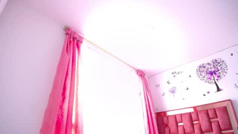 xayu online show from February 20, 2025, 6:57 pm