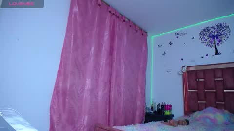 xayu online show from October 2, 2025, 7:15 am