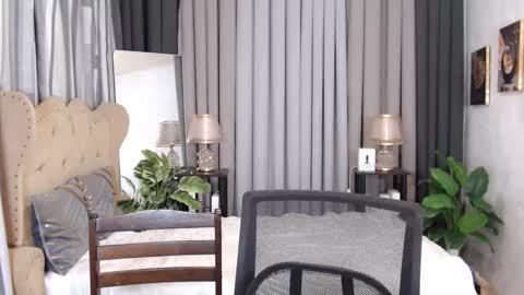 I LOVEE TO TRAVEL AROUND THE WORLD online show from March 8, 2025, 11:37 am