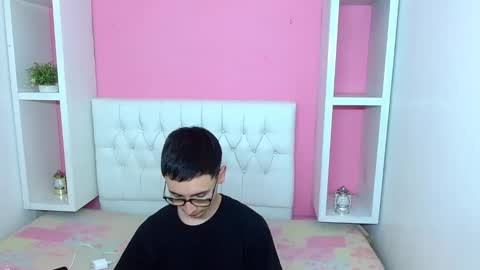 xcoupleplayxx online show from May 5, 2026, 3:14 am