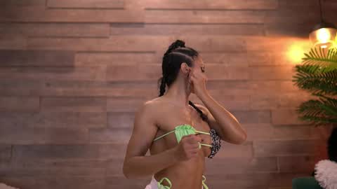 Xena online show from April 19, 2026, 4:56 am