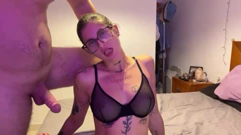 xesfinge online show from December 4, 2024, 7:23 pm