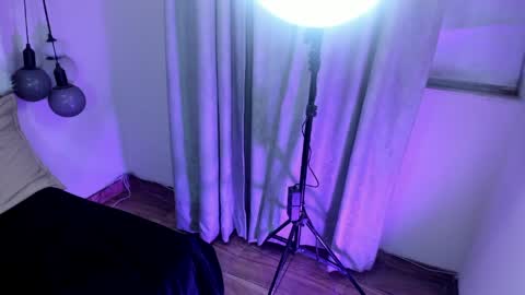 hinata  online show from March 28, 2026, 11:15 pm