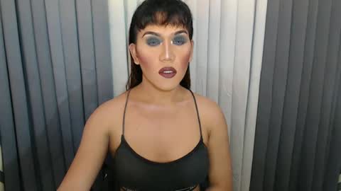 GWEN THOMPSON .......   online show from December 15, 2024, 12:06 pm